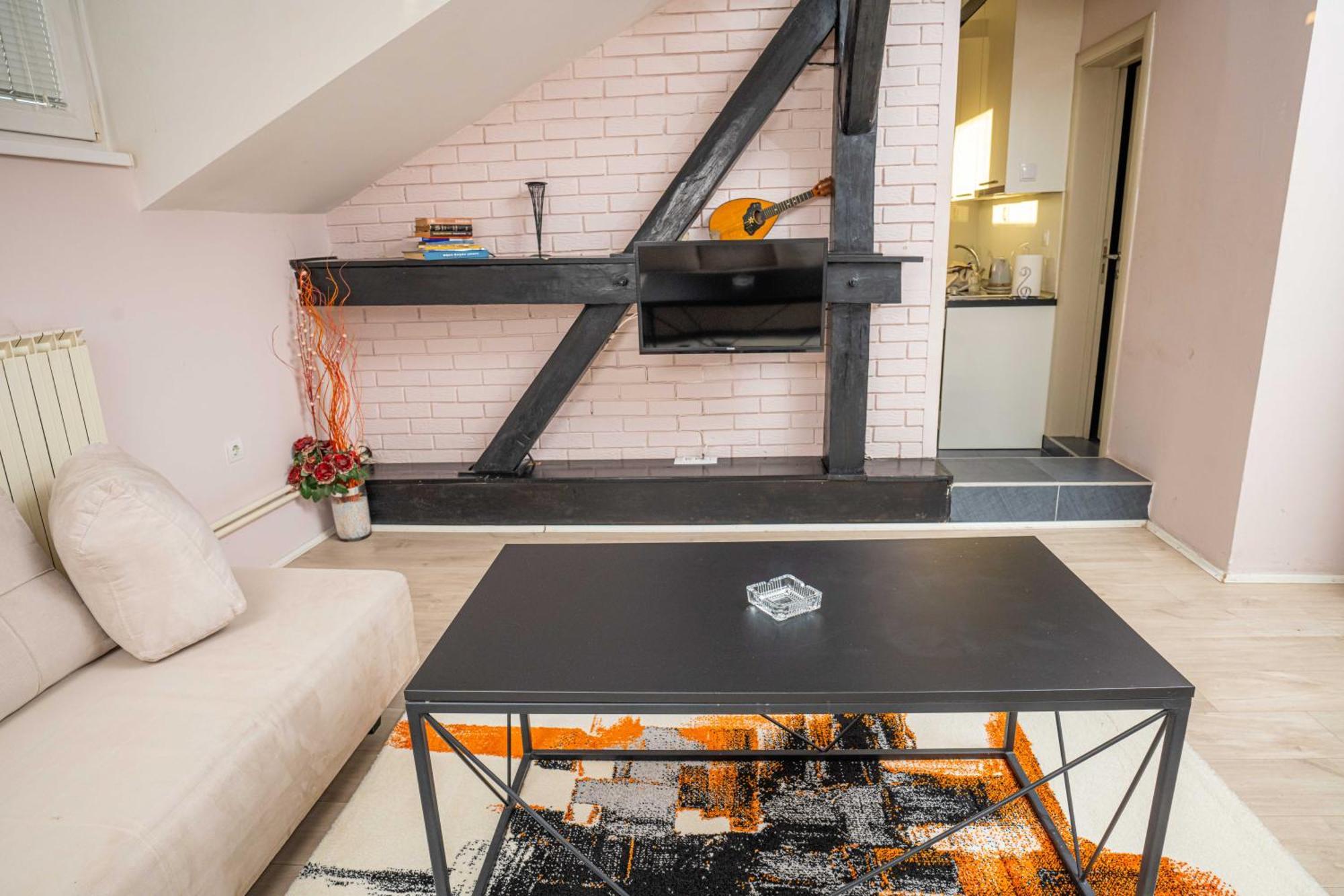 He-Ra Apartments With Free Parking Skopje Bagian luar foto