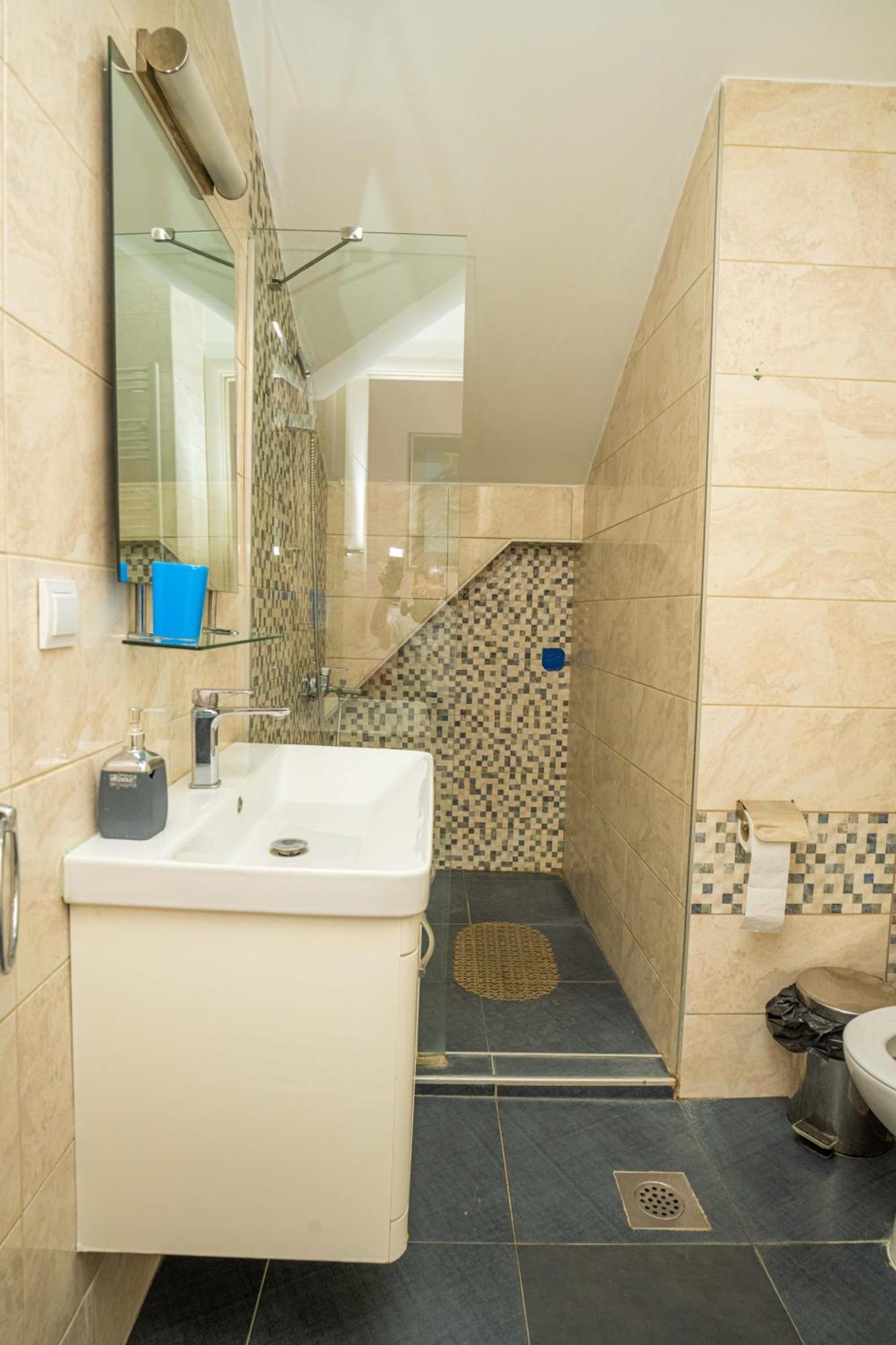 He-Ra Apartments With Free Parking Skopje Bagian luar foto